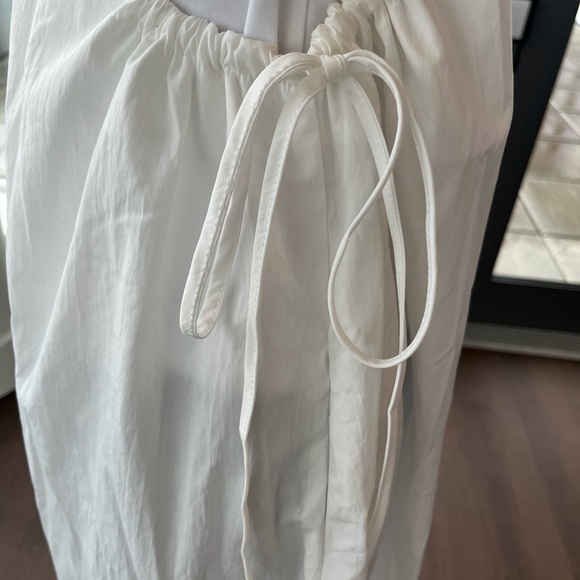 Koran Elegant White Women's dress - Picture 2 of 4